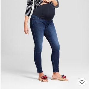 Skinny maternity jeans